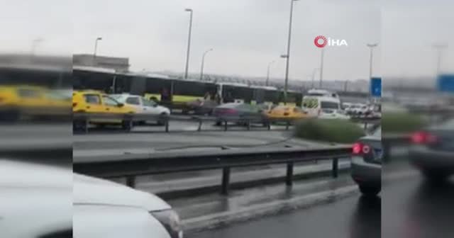 Haliç köprüsünde metrobüs kazası