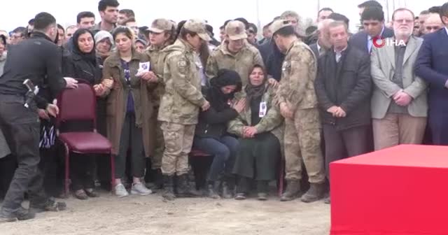 İdlib şehidi Uzman Çavuş Fatih Kara Iğdır'da son yolculuğuna uğurlandı