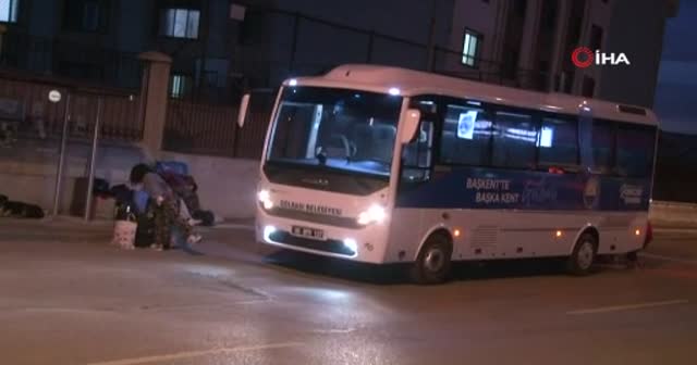 Medine’den gelen Umre yolcuları Ankara’da karantinaya alındı