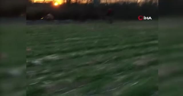 Yunan güvenlik güçlerinden Pazarkule’deki mültecilere sert müdahale