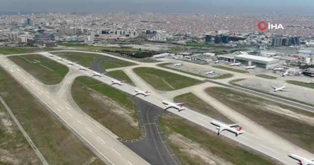 Atatürk Havalimanı pisti, uçakların park alanı oldu