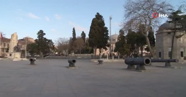 İstanbul’un meydanları boş kaldı