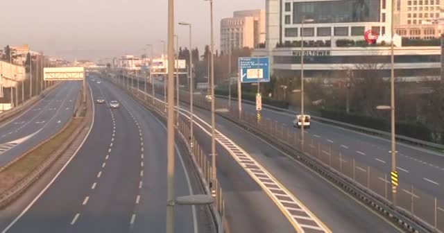 İstanbul’un yolları bomboş kaldı! Trafik yoğunluğu yüzde 8'e düştü