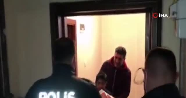Minik Hamza 155’i arayarak Türk Bayrağı İstedi