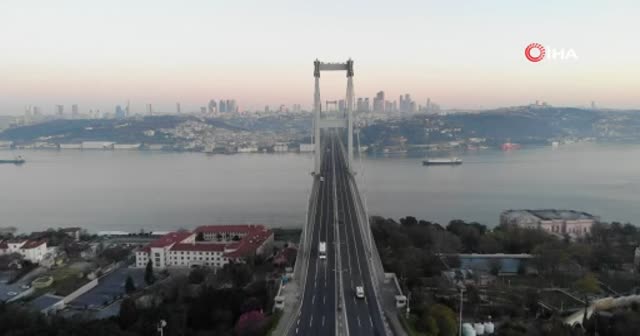 Sokağa çıkma kısıtlaması nedeniyle 15 Temmuz Şehitler Köprüsü boş kaldı