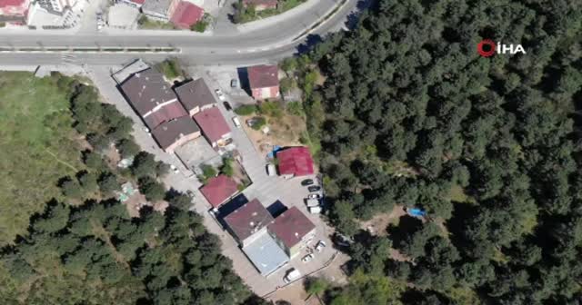 Sokakta top oynayan gençlere droneli baskın! Kaçacak yer aradılar