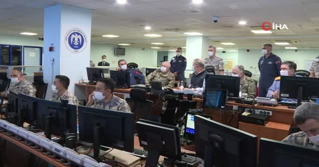 Bakan Akar’dan pilotlara tebrik