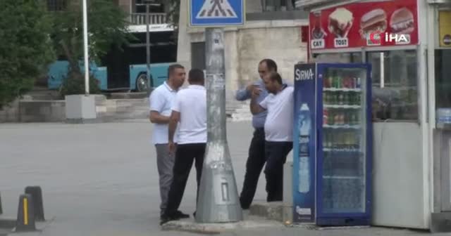 Maske takma zorunluluğunun ilk gününde kurala uymadılar