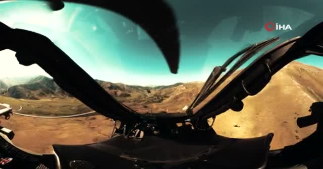 Atak helikopterinin kokpitinden gerçek operasyon görüntüleri