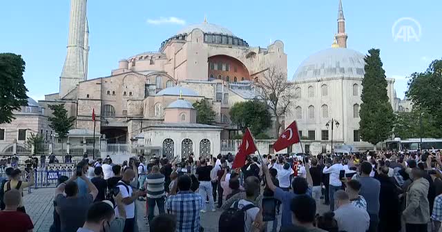 Ayasofya Camii'nden ezan sesi yükseldi