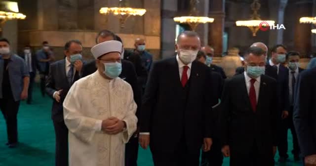 Cumhurbaşkanı Erdoğan tarihi namaza saatler kala Ayasofya'da