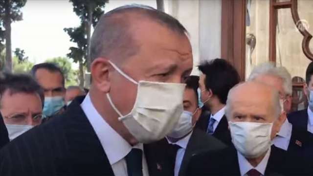 Erdoğan ve Bahçeli Fatih Sultan Mehmet türbesinde
