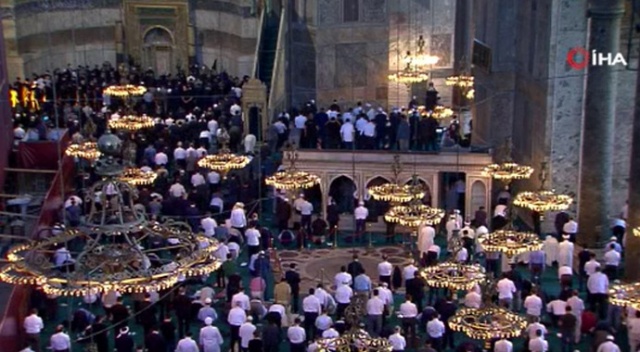 Tarihi gün! 86 yıl sonra Ayasofya'da ilk cuma namazı
