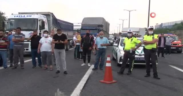 TEM Hadımköy'de tır ile otomobil çarpıştı: 3 yaralı
