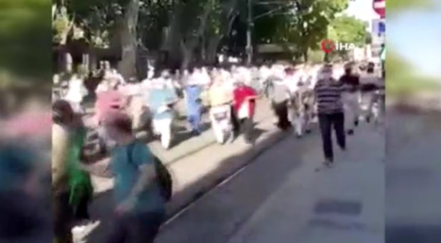 Vatandaşlar açılışa saatler kala Ayasoyfa Camii’ne koştu