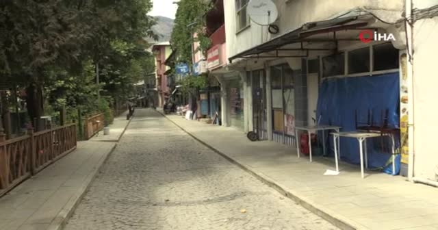 Gaz kaçağından habersiz ocağı yakmaya çalışınca ortalık savaş alanına döndü
