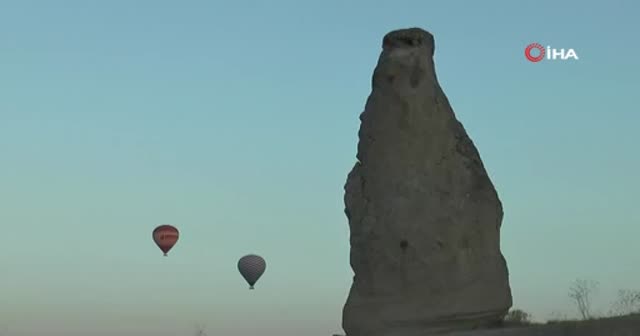 Kapadokya’da balonların gökyüzünde şenliği başladı