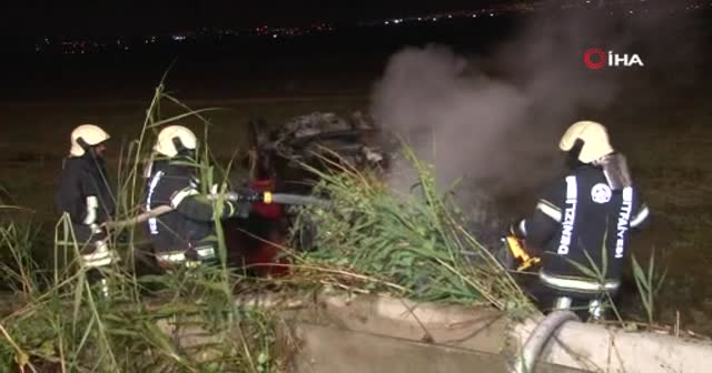 Kaza sonrası alev topuna dönen otomobilde sürücü yanarak hayatını kaybetti