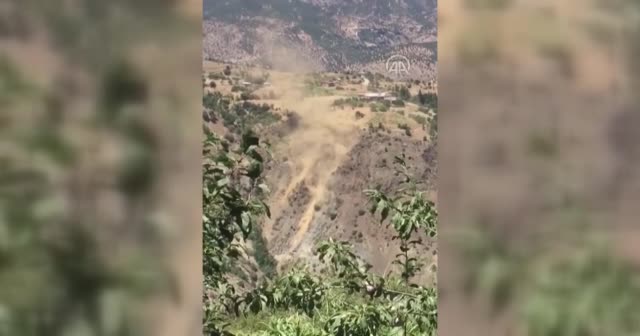 Malatya'daki deprem anında korkutan görüntü