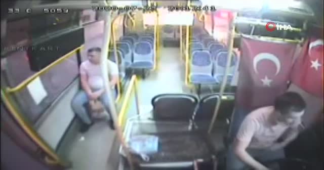 Tepki çeken hareket! Durdurduğu otobüse binmedi bakın ne yaptı