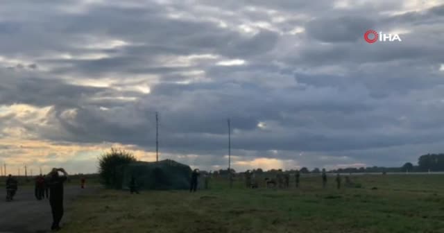 Ukrayna savaş uçaklarından otoyolda ilginç deneme