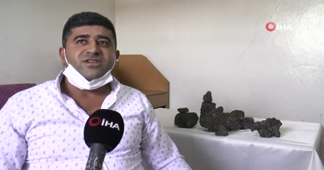Boş arazide bulduğu esrarengiz taşlara değer biçemiyor