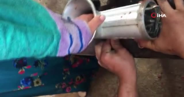 Genç kız elini kıyma makinesine kaptırdı!