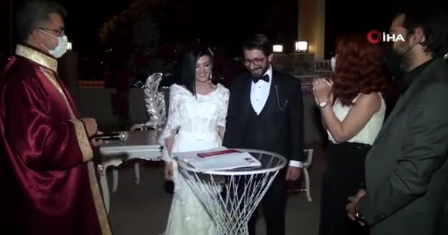 Nikah memurunun yemek, alışveriş esprisi herkesi güldürdü