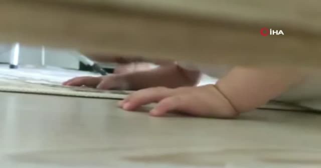 Testi pozitif çıkan baba ile küçük kızının duygusal anları