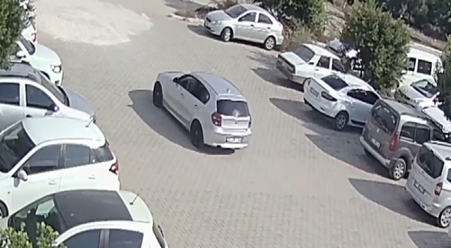 Adana'da, morgda cenaze bekleyen çiftin otomobilindeki külçe altınlar çalındı