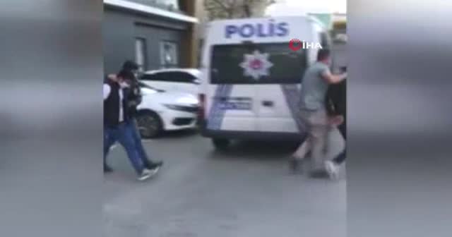 Avcılar'da baltalı komşu kavgasına 3 tutuklama