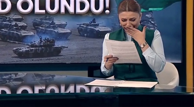 Azeri spiker, memleketi Zengilan'ın kurtuluş haberini gözyaşlarını içinde sundu