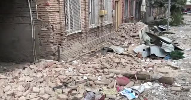 Ermenistan, Azerbaycan'daki şehir ve köyleri bombalıyor