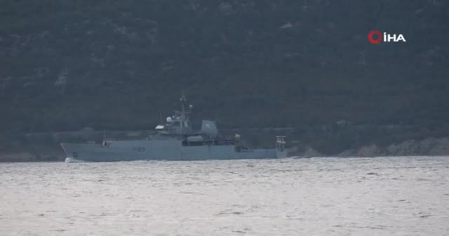 İngiliz savaş gemisi Çanakkale Boğazı’ndan geçti