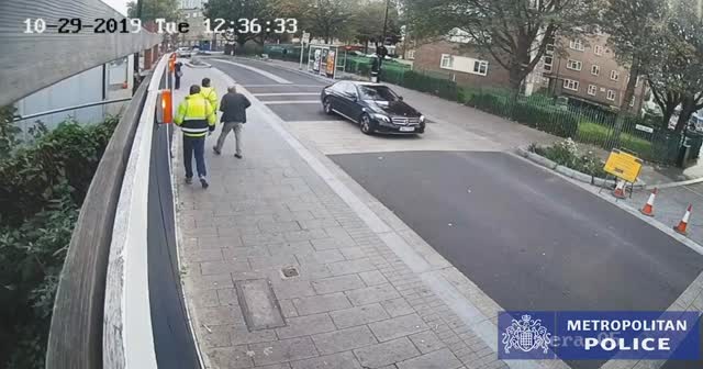 İngiltere'de yaşayan Aydın Altun arabasıyla polise çarpmaktan mahkum oldu