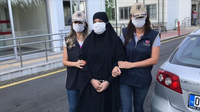 Kırmızı bültenle aranan DEAŞ’lı kadın yakalandı