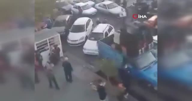 Tebriz'de Ermenistan ile İran arasındaki sınır kapısının kapatılması talebiyle eylem yapıldı
