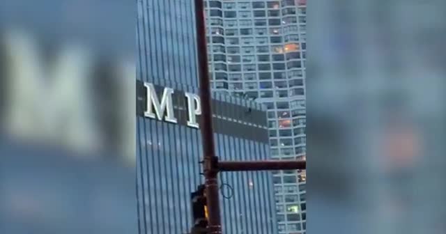 Trump Tower'da dehşet anları: Trump'la görüşmezsem ipi keserim