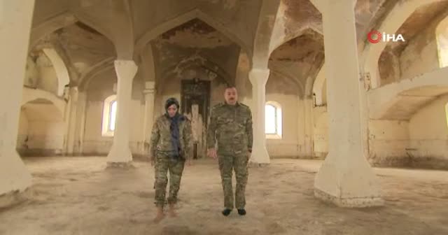 Azerbaycan Cumhurbaşkanı Aliyev ve eşinden örnek hareket
