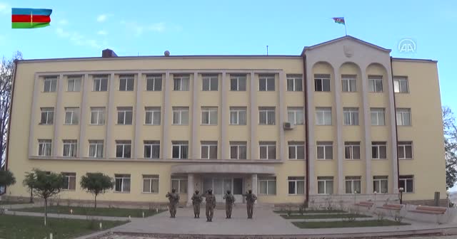 Azerbaycan ordusu, Şuşa kentinde Azerbaycan bayrağını dalgalandırdı