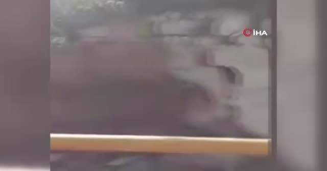 Azerbaycanlı asker 28 yıl sonra Şuşa'daki evini buldu