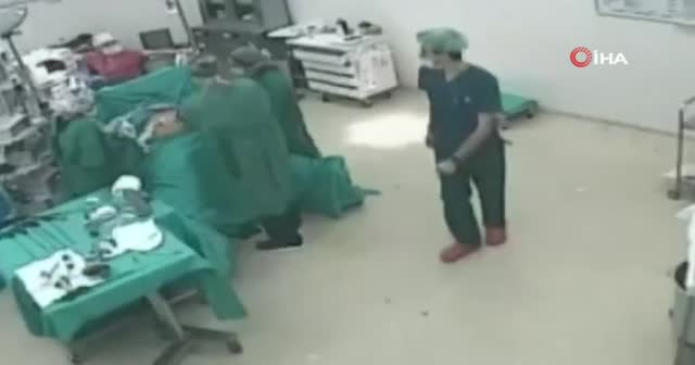 Bakan Koca’dan duygulandıran deprem paylaşımı