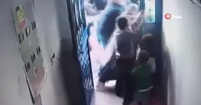 Baz istasyonu yüzünden tekme tokat kavga