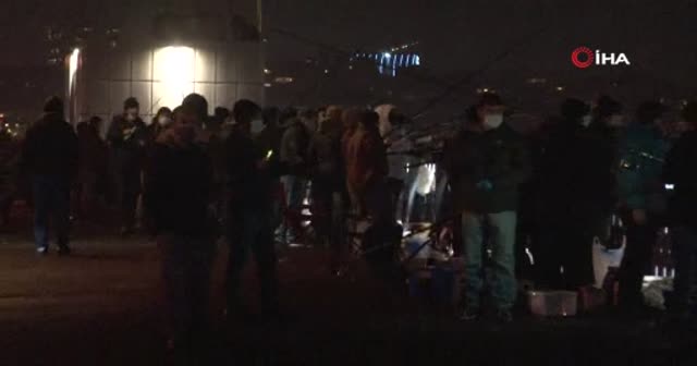 Galata Köprüsü'nde koronaya olta attılar
