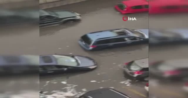 Beyrut'u şiddetli yağmur vurdu, onlarca araç suya gömüldü