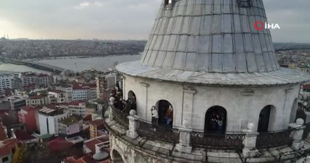 Kısıtlamada İstanbul'u Galata Kulesi'nden izlediler