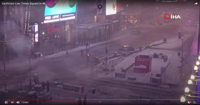 New York son yılların en şiddetli kar fırtınasının etkisi altında