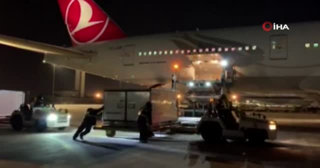 THY'nin korona virüs aşılarını taşıyan uçağından videolu mesaj