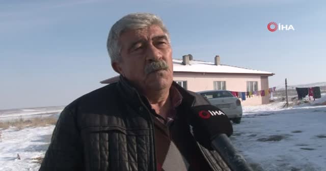 4 yıldır kilometrelerce yürüyüp kovalarla, güğümlerle su taşıyorlar
