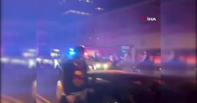 ABD’de polis aracı kalabalığa daldı: 1 yaralı